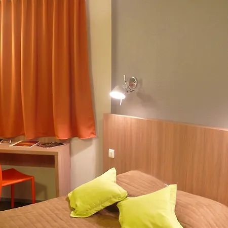 Hotel &
