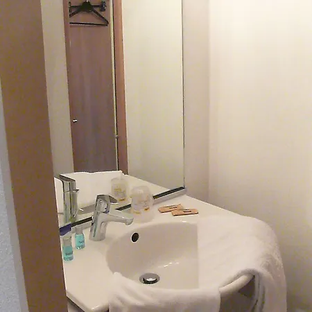 Hotel & 2*