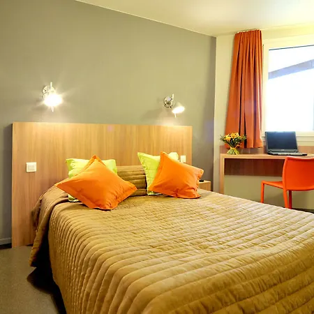 & Hotel