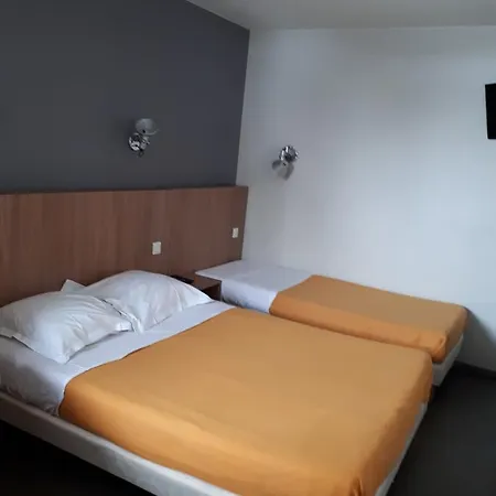 Hotel &